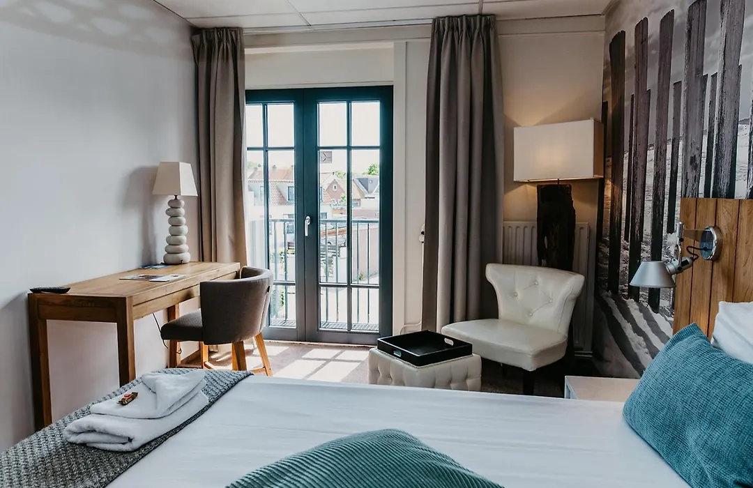 Badhotel Renesse-1